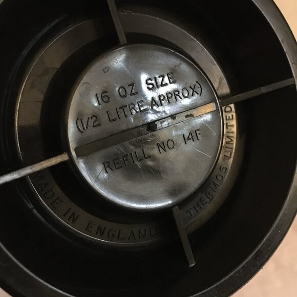 Made in England Vintage 1970s Thermos® Retro Red Bottle 16 oz - Picture 5 of 11